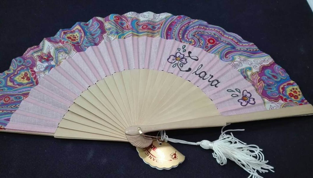 Abanico personalizado con el nombre.