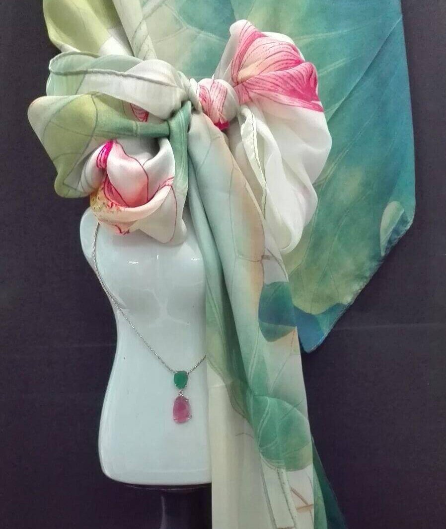 Fular seda 100% estampado nenúfares.