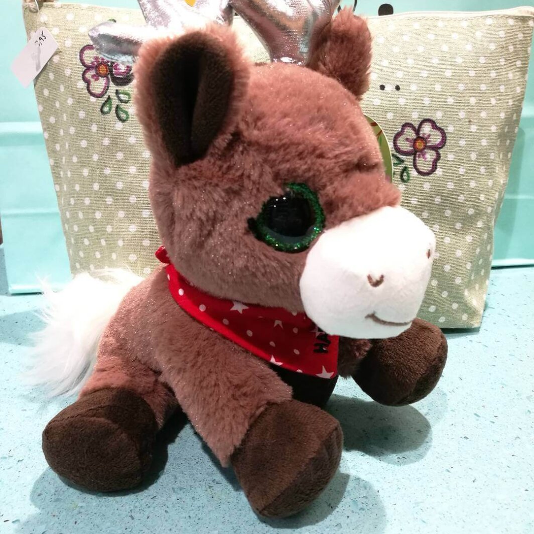Peluche reno Harry de la colección Snukis.